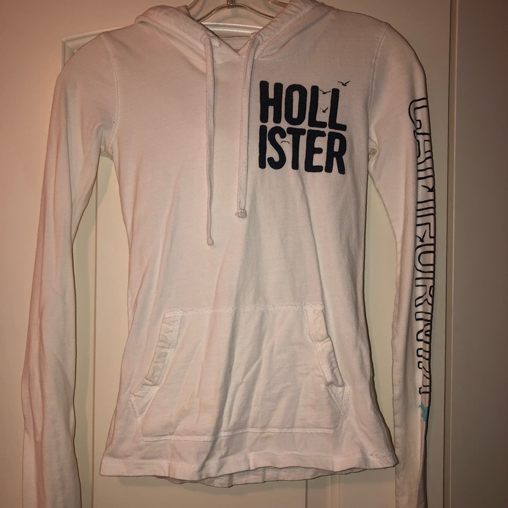 White Hollister top with hood